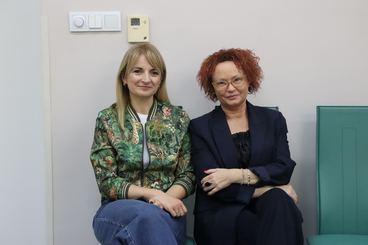 Wieluń: Biblioteka Miejska zaprosiła dzieci na spotkanie z fotografem Piotrem Pabisiakiem